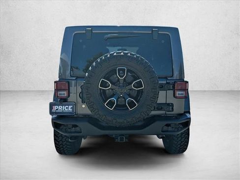 Used 2017 Jeep Wrangler Unlimited Sahara AWD/4WD image 7