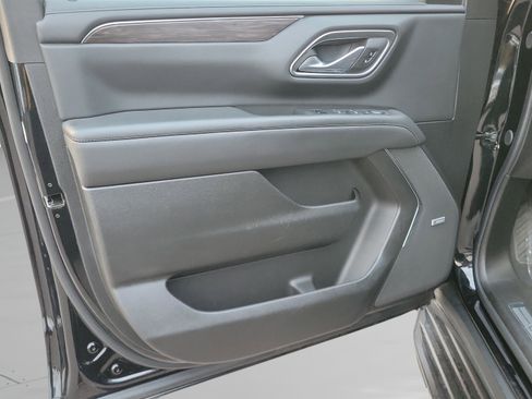Used 2024 Chevrolet Suburban LT image 22
