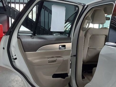 Used 2014 Lincoln MKX FWD image 16