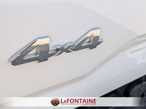 Used 2021 Toyota Tacoma SR AWD/4WD image 10