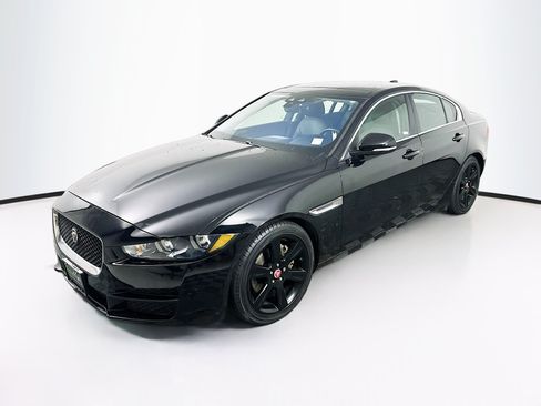 Used 2019 Jaguar XE Prestige RWD image 3