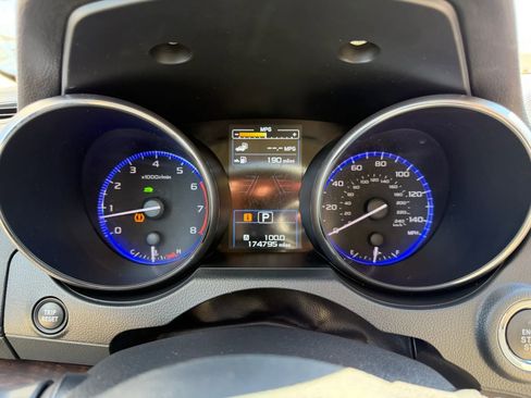 Used 2018 Subaru Outback 2.5i Limited AWD/4WD image 25