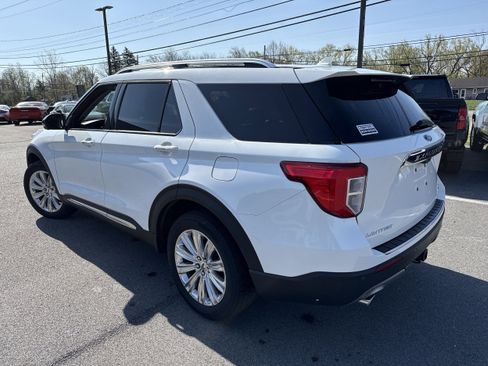 Used 2021 Ford Explorer Limited w/ Hybrid Equipment Group 310A AWD/4WD image 9