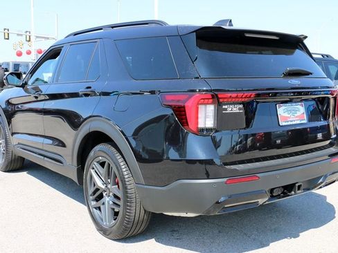 New 2026 Ford Explorer ST-Line w/ ST-Line Street Pack AWD/4WD image 7