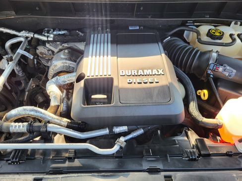 Used 2020 Chevrolet Silverado 1500 LTZ w/ LTZ Plus Package AWD/4WD image 20