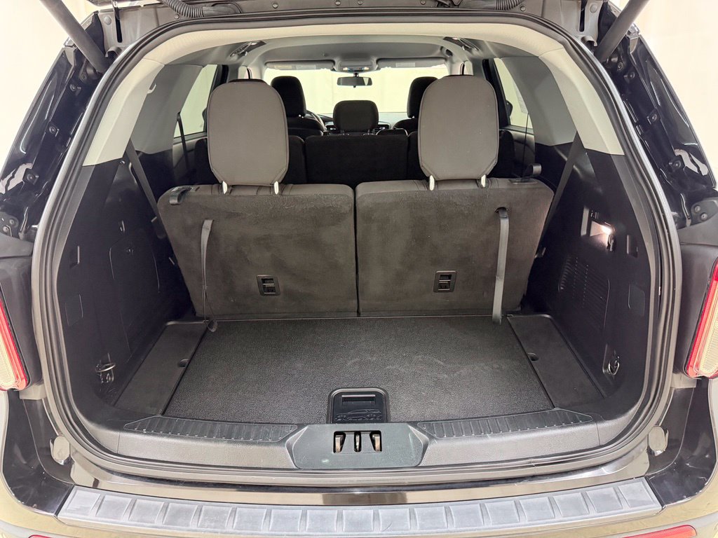 Used 2020 Ford Explorer XLT w/ Comfort Package AWD/4WD image 5
