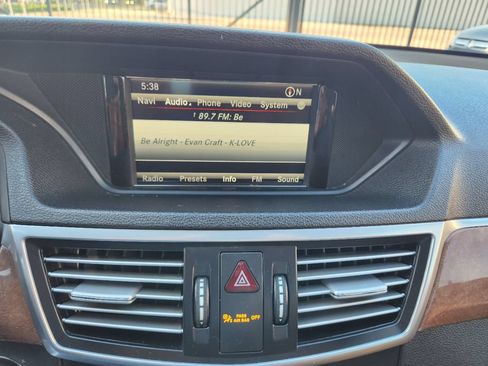 Used 2013 Mercedes-Benz E 350 Sedan image 16