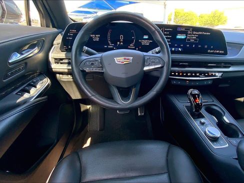 Used 2025 Cadillac XT4 Sport w/ LPO, Onyx Lite Package image 6