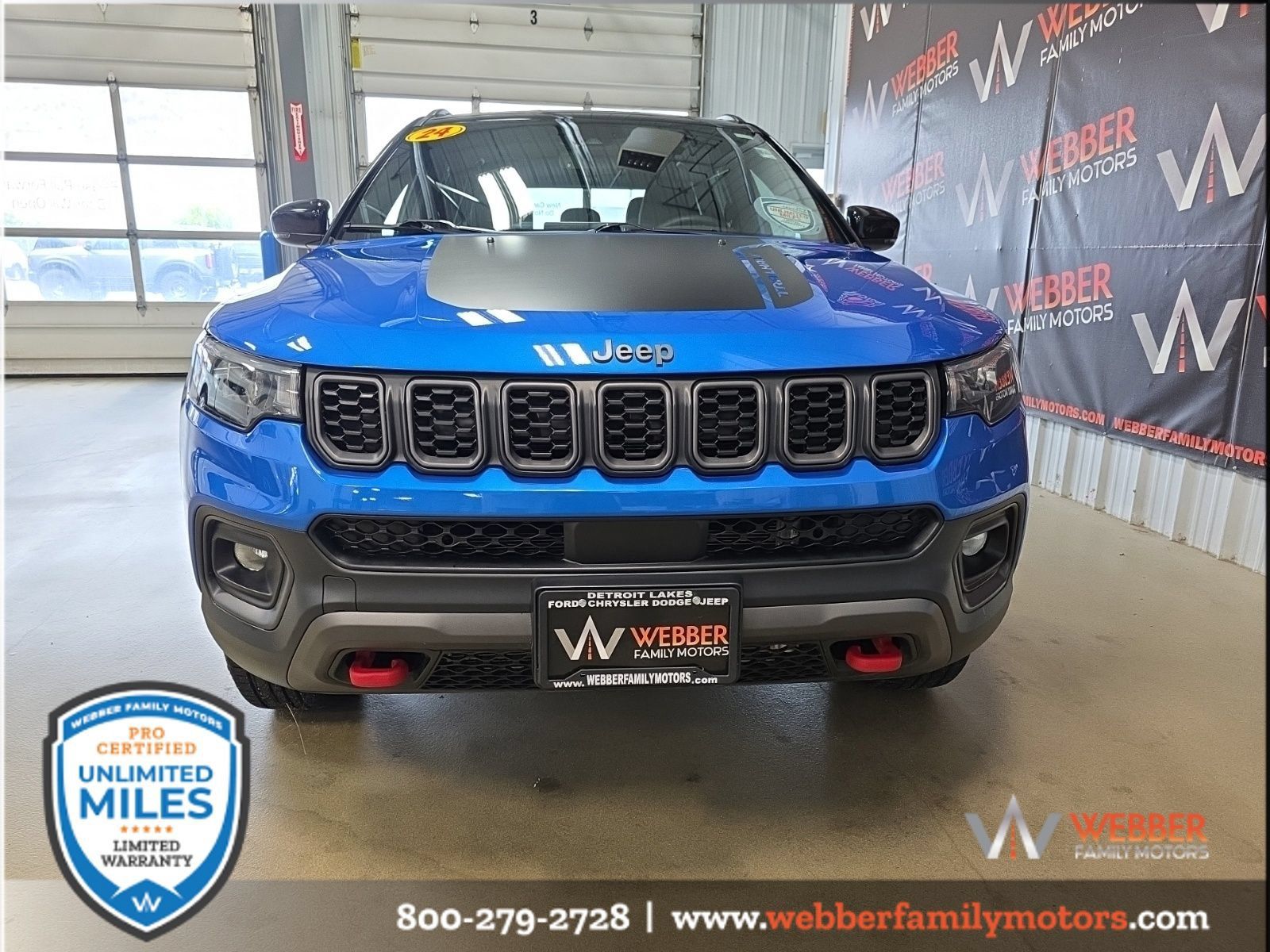 Used 2024 Jeep Compass Trailhawk AWD/4WD image 2