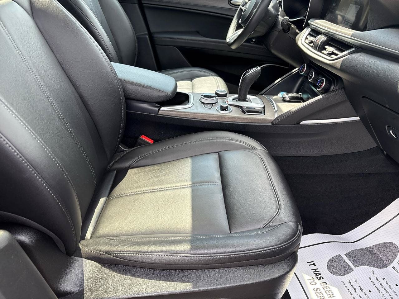 Used 2023 Alfa Romeo Stelvio Ti AWD/4WD image 32