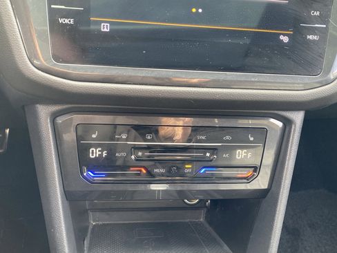 Used 2024 Volkswagen Tiguan SE R-Line image 20