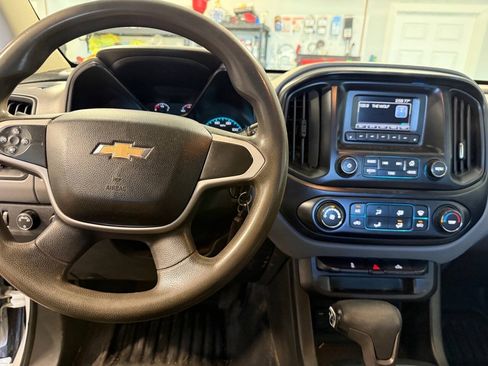 Used 2016 Chevrolet Colorado W/T w/ WT Convenience Package AWD/4WD image 11