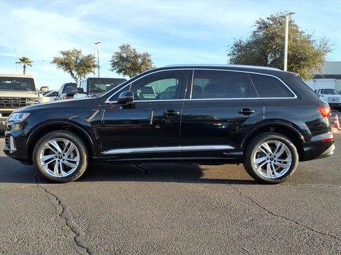 Used 2023 Audi Q7 Premium w/ Towing Package image 2