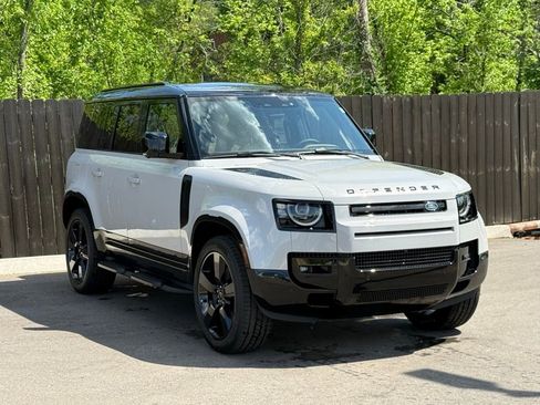 New 2026 Land Rover Defender 110 X-Dynamic SE image 8