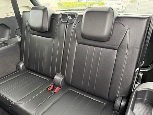 Used 2022 Volkswagen Tiguan SE FWD image 28