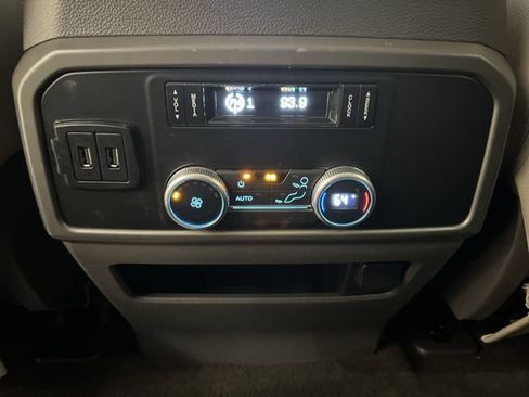 Used 2019 Ford Expedition XLT RWD image 19