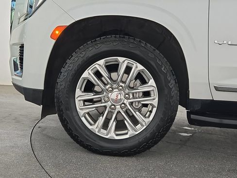 Used 2021 GMC Yukon XL SLT w/ SLT Premium Package AWD/4WD image 38
