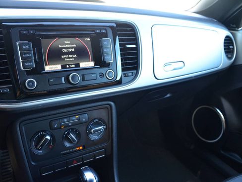 Used 2012 Volkswagen Beetle 2.5 image 13