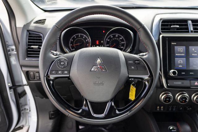 Used 2026 Mitsubishi Outlander Sport AWD image 17
