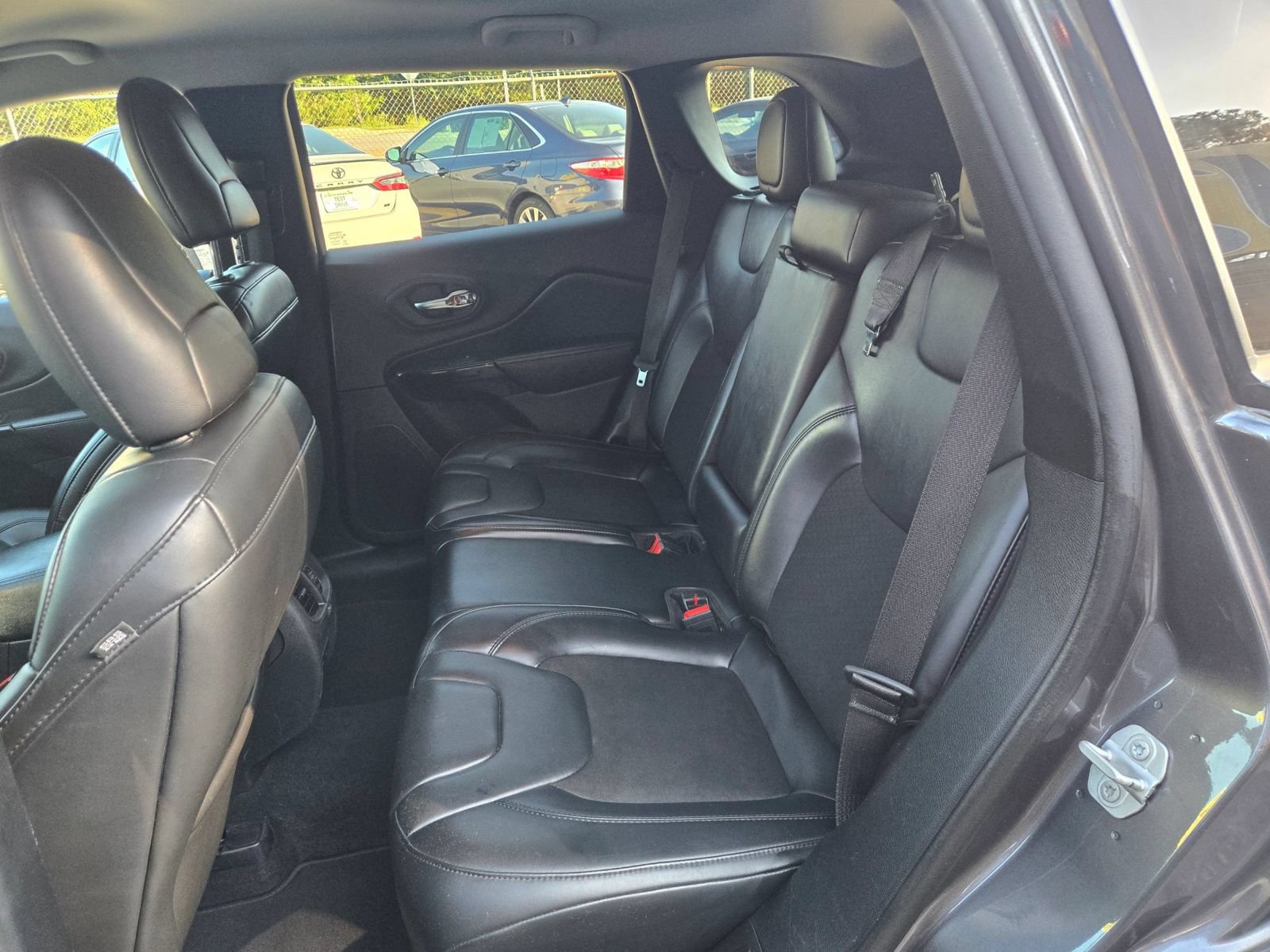 Used 2020 Jeep Cherokee Latitude Plus FWD image 9