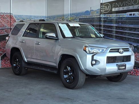 Certified 2022 Toyota 4Runner SR5 Premium image 1