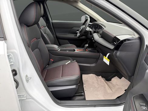 New 2026 Nissan Kicks SR w/ Cold Weather Package FWD image 26