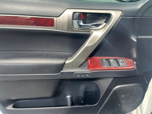 Used 2016 Lexus GX 460 Luxury w/ Preferred Accessory Package image 20