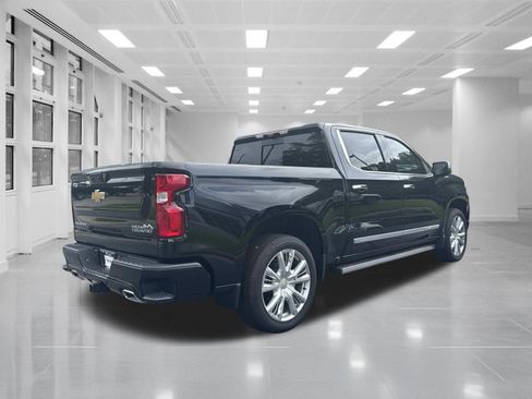 Used 2025 Chevrolet Silverado 1500 High Country AWD/4WD image 5
