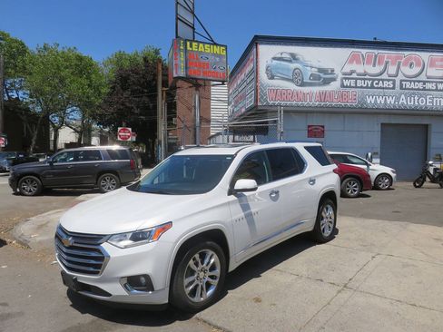 Used 2018 Chevrolet Traverse High Country AWD/4WD image 2