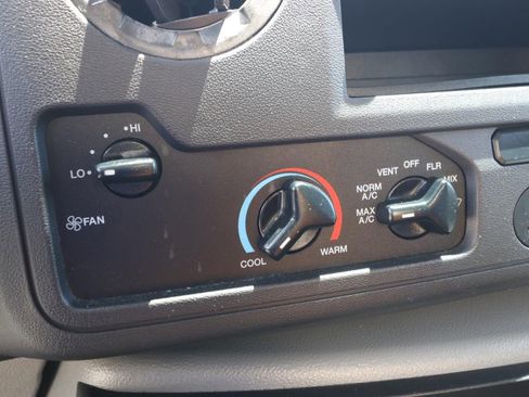 Used 2024 Ford E-350 and Econoline 350 Super Duty w/ Power Windows & Locks Group image 20