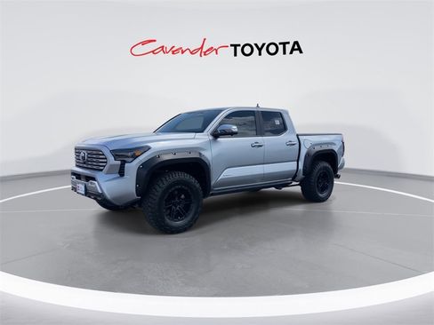 Used 2024 Toyota Tacoma Limited image 4