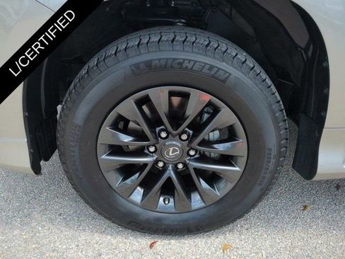 Certified 2023 Lexus GX 460 Premium w/ Premium Package image 11