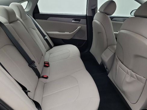 Used 2018 Hyundai Sonata SE FWD image 19