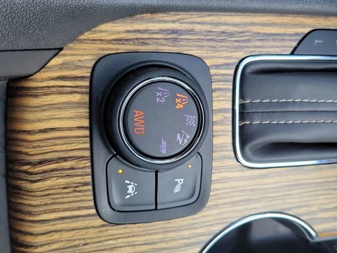 Used 2019 GMC Acadia Denali w/ Technology Package AWD/4WD image 32