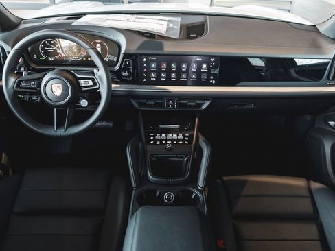 New 2025 Porsche Cayenne image 11