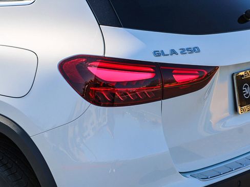 Certified 2025 Mercedes-Benz GLA 250 GLA 250 image 11