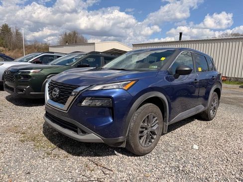 Used 2023 Nissan Rogue S AWD/4WD image 2
