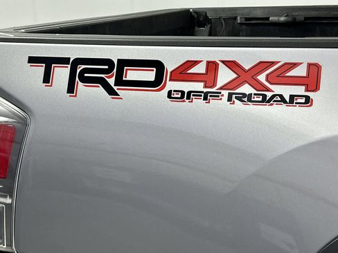 Used 2020 Toyota Tacoma TRD Off-Road w/ Technology Package image 21