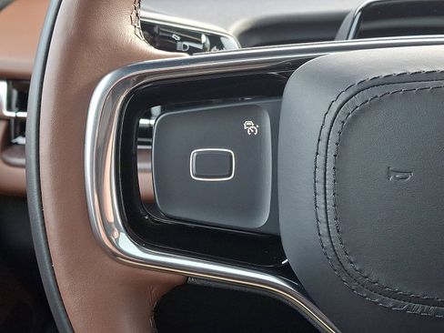 Used 2025 Lincoln Navigator Reserve image 21