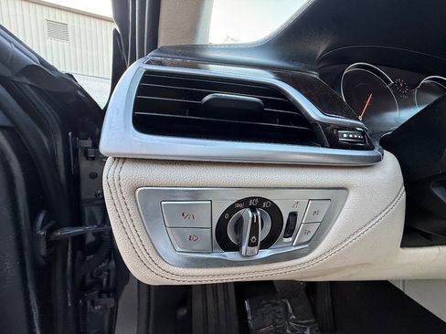 Used 2016 BMW 750i xDrive image 26