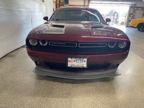 Used 2018 Dodge Challenger R/T image 8