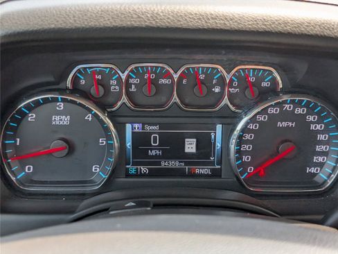 Used 2018 Chevrolet Suburban LT AWD/4WD image 32