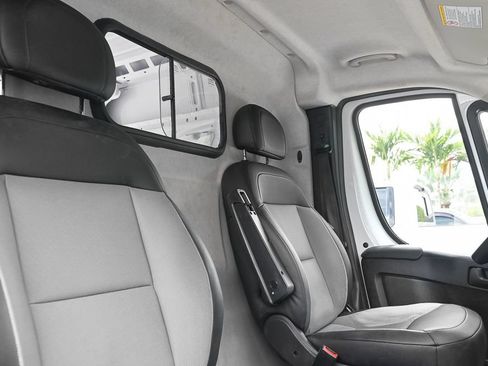 Used 2025 RAM ProMaster 3500 w/ Convenience Group FWD image 14
