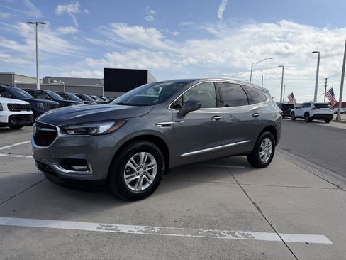 Used 2020 Buick Enclave Essence w/ Sound and Sites Package image 8