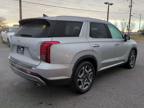 Used 2023 Hyundai Palisade SEL w/ Premium Package image 5