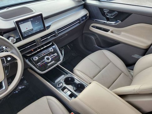 Certified 2022 Lincoln Corsair FWD w/ Premium Package image 18
