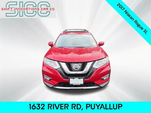 Used 2017 Nissan Rogue SL w/ SL Premium Package image 2