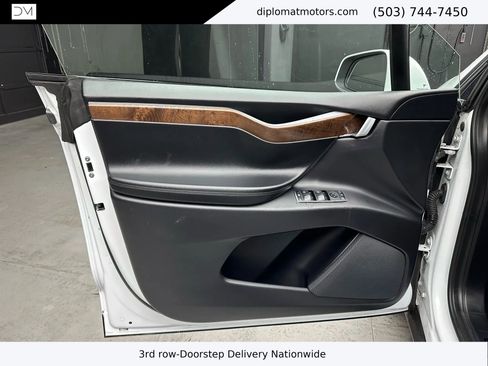 Used 2018 Tesla Model X 75D image 23