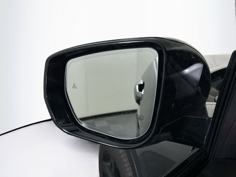 Used 2023 Jeep Grand Cherokee L Limited w/ Luxury Tech Group II image 16