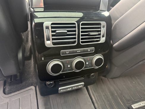 Used 2016 Land Rover Range Rover HSE image 12